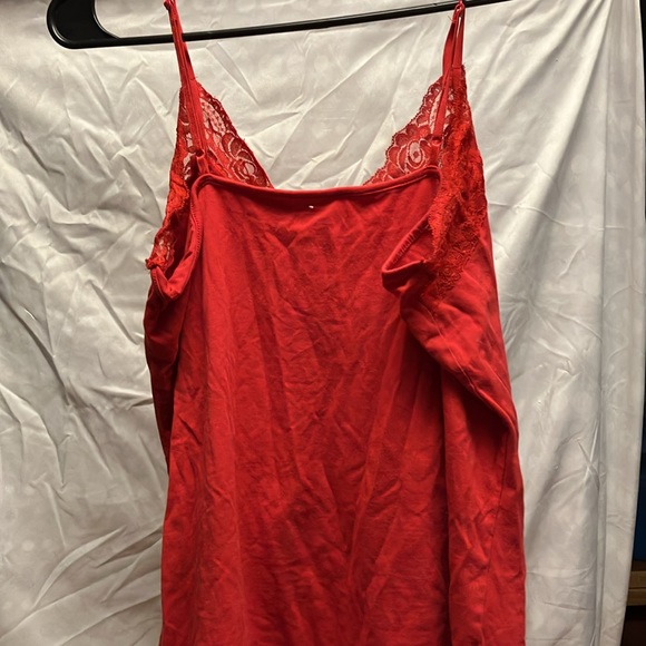 Old Navy Lace-Top Camisole - Picture 4 of 6